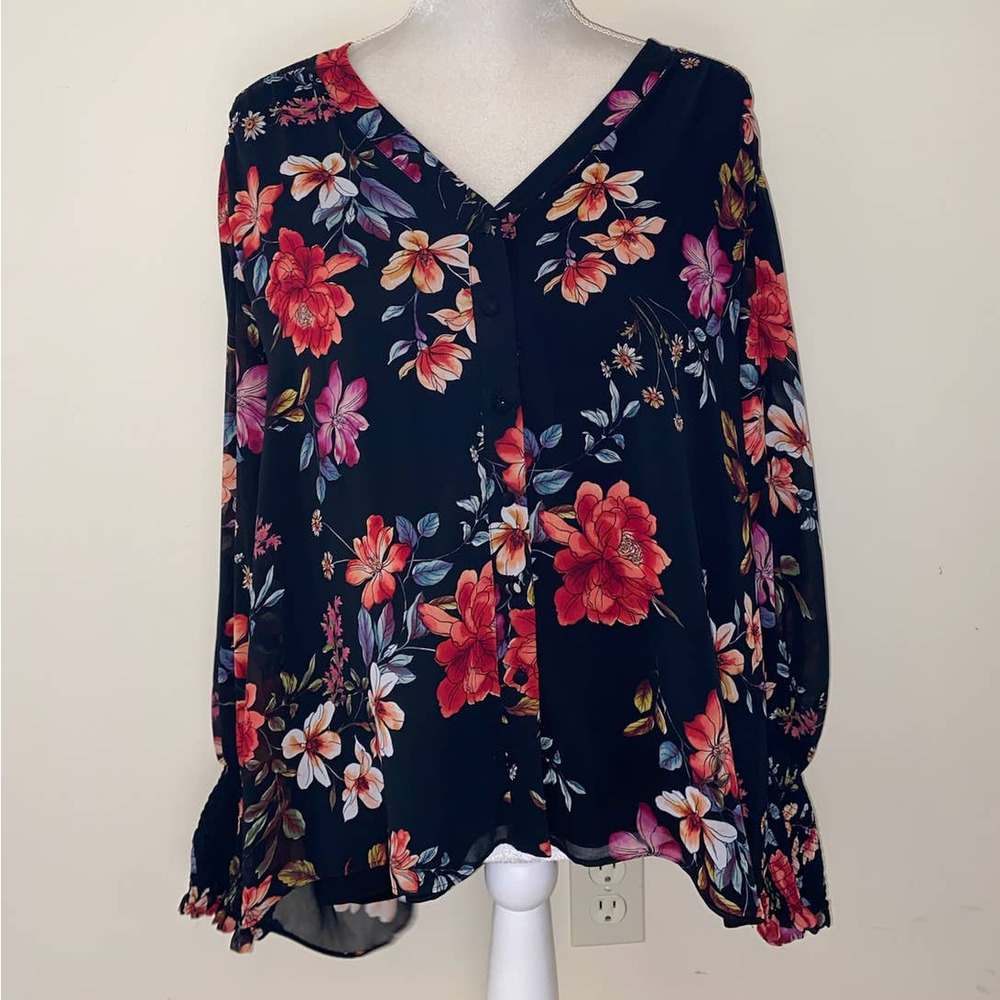 BLACK FLORAL LONGSLEEVE BLOUSE - SIZE XL